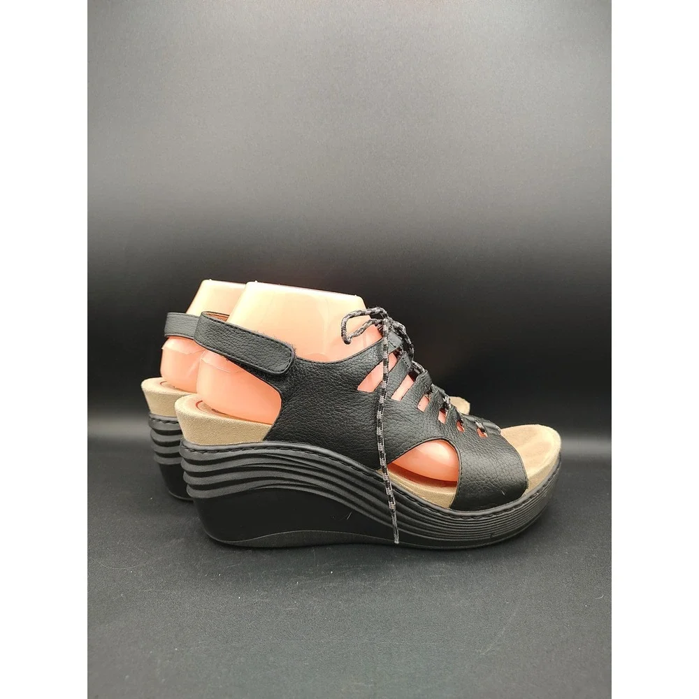 Bionica leather wedge